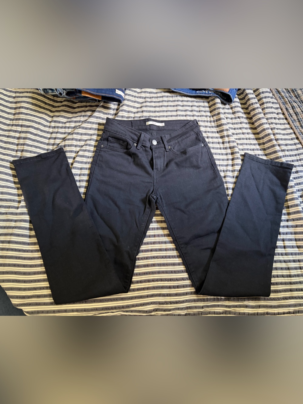 Classic Black Levi Strauss Jeans 712 Slim Women’s Sz 27